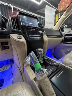 تۆیۆتا لاند کروزەر